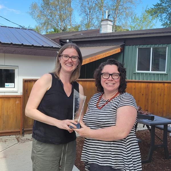 Keely Freeman, Executive Director of Nanaimo Innovation Academy, accepting her provincial award